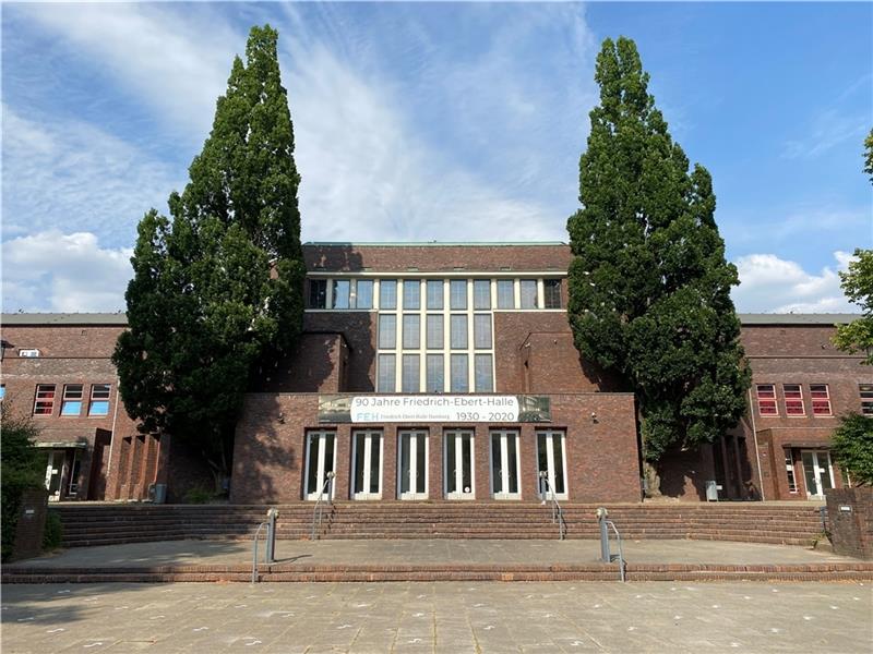 Kult-Aula: Das sind die Pläne für die Friedrich-Ebert-Halle Hier waren schon die Beatles : die Aula des Friedrich-Ebert-Gymnasiums.