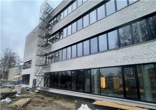 Hier werden im Mai das erste Mal Kinder und Jugendliche unterrichtet. Der Neubau an der Halepaghen-Schule soll in drei Monaten fertig sein.
