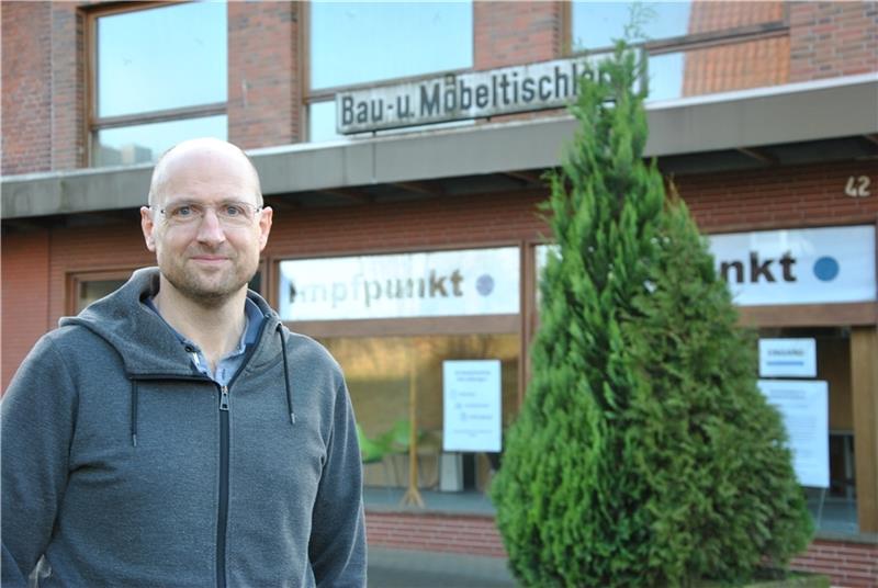 Hier wird am laufenden Band geboostert: Dr. Jan Sulzer vor seinem „Impfpunkt“. Foto: Lohmann