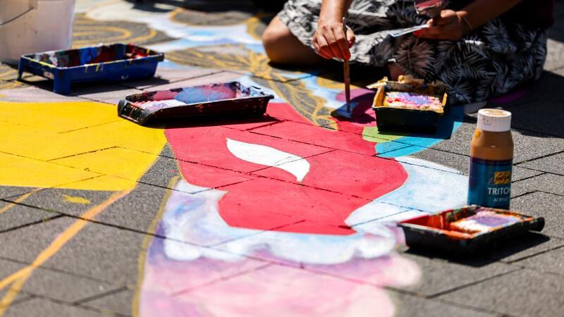 Hier zu sehen der rote Kussmund, bekannt vom Album „Red“ aus 2012.