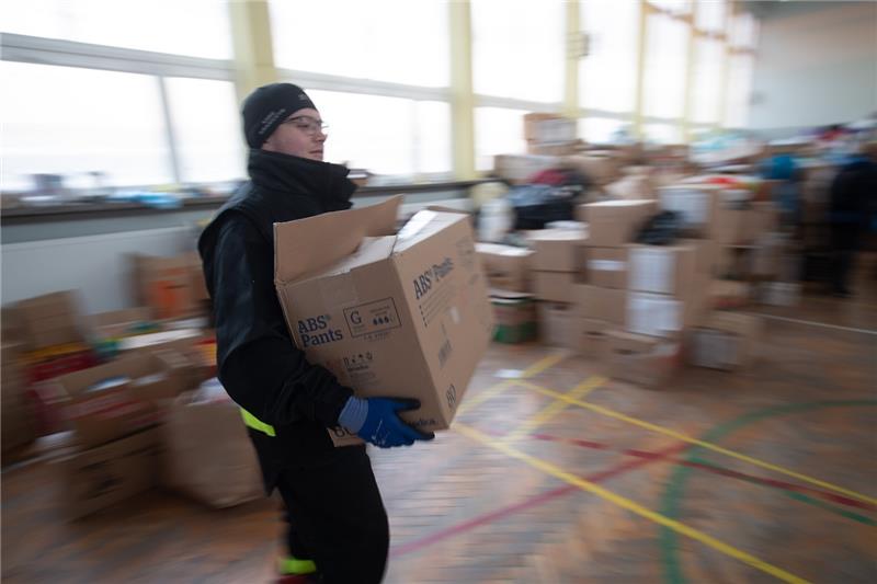 Hilfsgüter aus Moisburg und Neu Wulmstorf erreichen polnisch-ukrainische Grenze Hilfsgüter wurden an die polnisch-ukrainische Grenze geliefert. In Polen sind mittlerweile über zwei Millionen Geflüchtete angekommen. Foto: Sebastian Gollnow/dpa