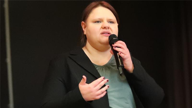 Podiumsdiskussion: Drochterser Schülerin lässt AfD-Kandidaten auflaufen Hilke Hochheiden (Linke).
