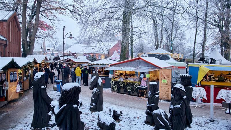 Himmelpforten erlebte im vergangenen Jahr einen verschneiten Christkindmarkt.