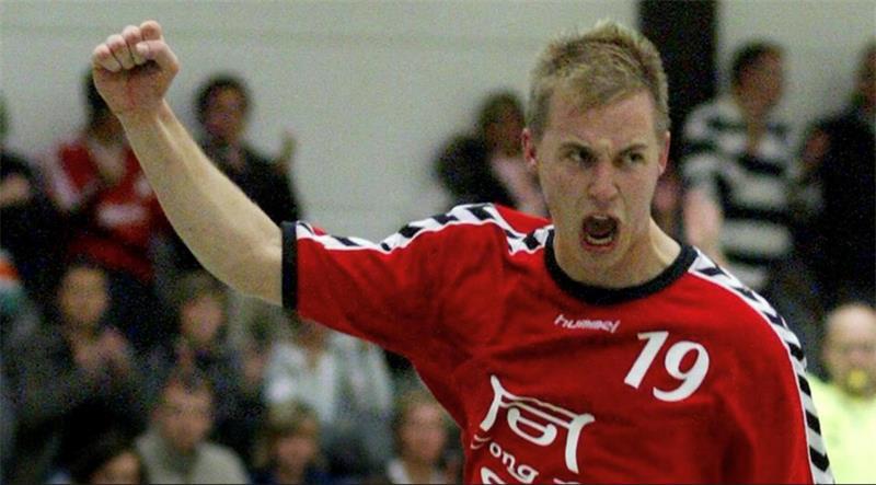 Vom Handballer zum Bürgermeister: „Hinni“ will in Beckdorf weitermachen “Hinni“ während eines früheren Handballspiels.