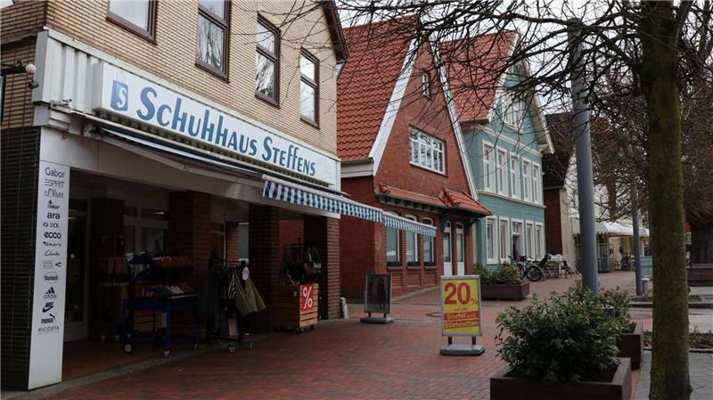 Hinter dem Schuhhaus Steffens – hier das Geschäft in der Otterndorfer Altstadt – liegen schwierige Zeiten. Mit neuen Strukturen und einem neuen Geschäftsführer soll es aufwärtsgehen.