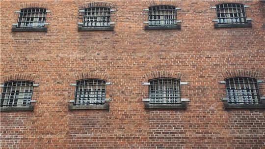 Hinter diesen Gittern verbrachten die Verhafteten im Landgerichtsgefängnis Stade die ersten Tage.