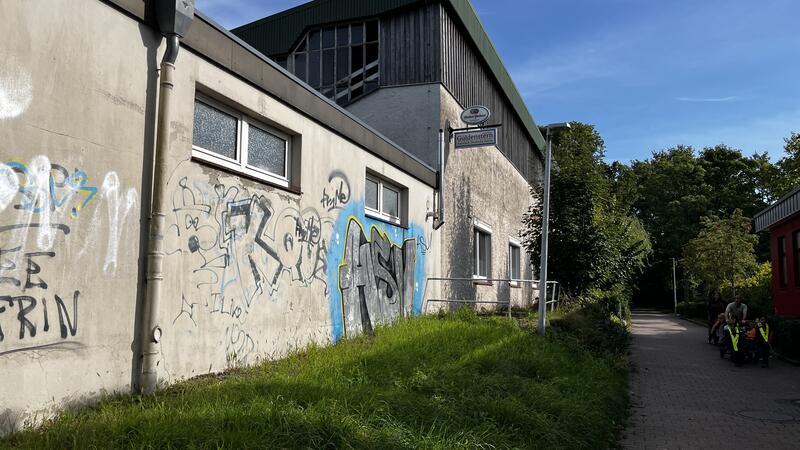 Reihenweise Anträge abgelehnt: Die Rolle der Linken im Stader Rat Hinteransicht: die Tribüne der Camper Höhe. Über die weitere Verwendung gibt es Streit. Foto: Richter