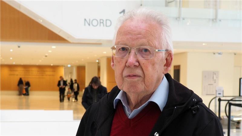 Hinterbliebene wie Bernd Gans, der bei dem Absturz seine Tochter verlor, empfinden über den Schuldspruch im Prozess Genugtuung. (Archivbild)