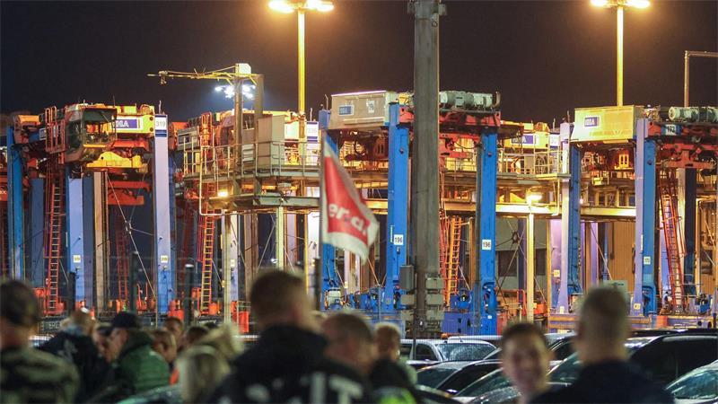 Hintergrund des Warnstreiks sind laufende Tarifverhandlungen.