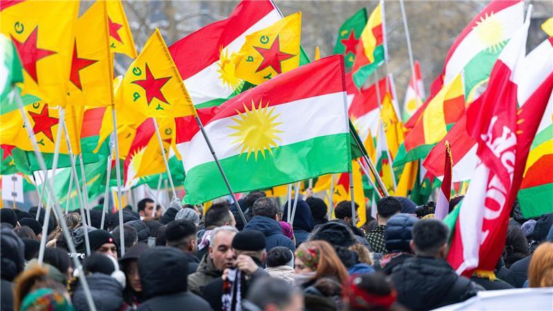 Hintergrund seien die jüngsten gewalttätigen Auseinandersetzungen im überwiegend von Kurden bewohnten syrischen Ort Kobane.