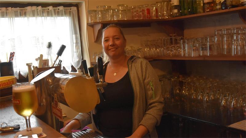 Geheimtipp „Oxbow Corner“: Rustikale Kneipe und frische Küche Hinterm Tresen ist das Reich von Nadine Göschel.