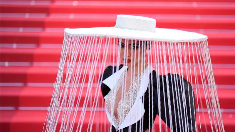 Hinterm Vorhang - Rakele Menjivar in Cannes