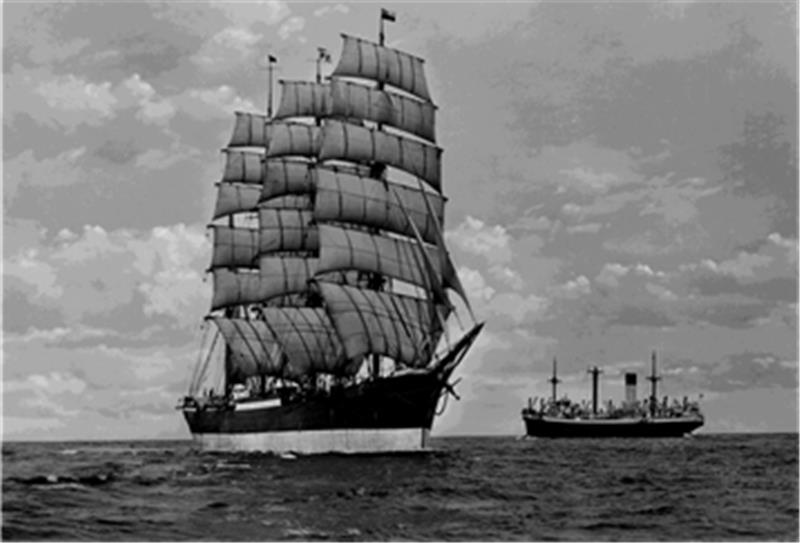 Historische Aufnahme der „Peking“ unter vollen Segeln in der Elbmündung. Foto Hartz