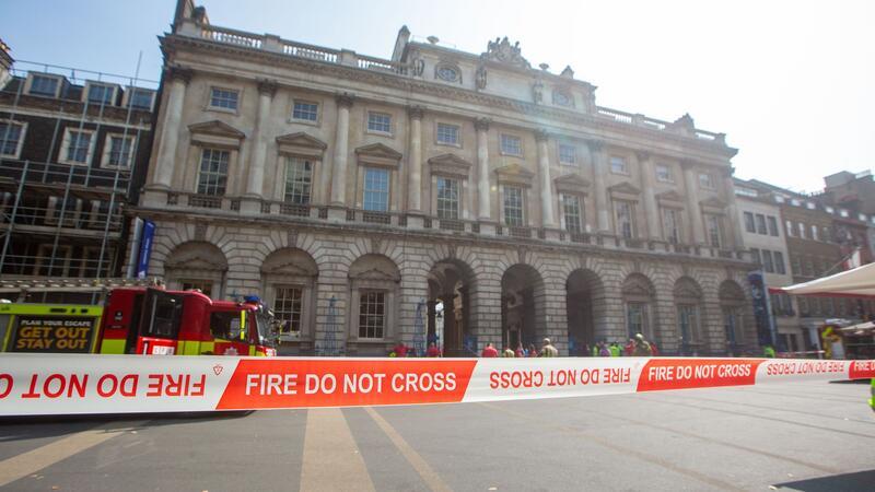 Aufatmen in London: Brand in Somerset House eingedämmt Historischer Ort: das Somerset House.