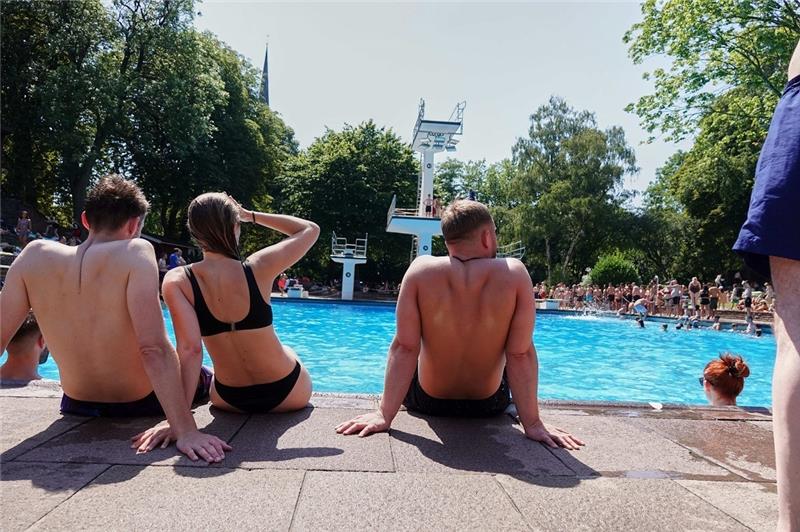 Viermal über 40 Grad: Hitzerekorde in Hamburg und anderen Bundesländern Hitzerekord unter anderem in Hamburg. Foto: Julian Weber/dpa