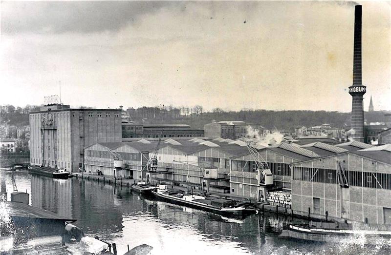 Hobum gehört zu Harburgs Industriegeschichte wie der Michel zu Hamburg: der Ziegelwiesenkanal mit dem Hobum-Werk auf einem Foto von 1912.