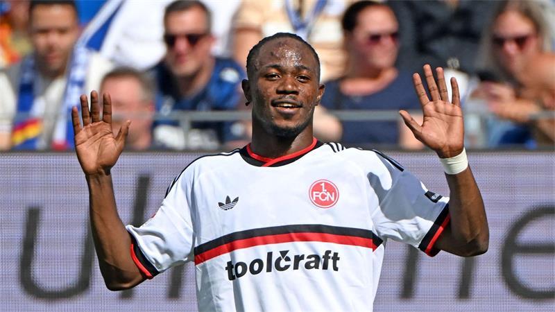 Hoch die Hände, Wochenende: Nürnbergs Mohamed Ali Zoma traf auch an diesem wieder.