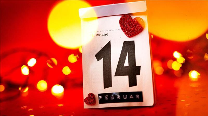 Hochkonjunktur für rote Herzen: der Valentinstag. (Archivbild)