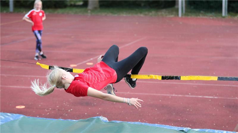 Hochsprung können die Leichtathleten unter anderem in Wiepenkathen trainieren.