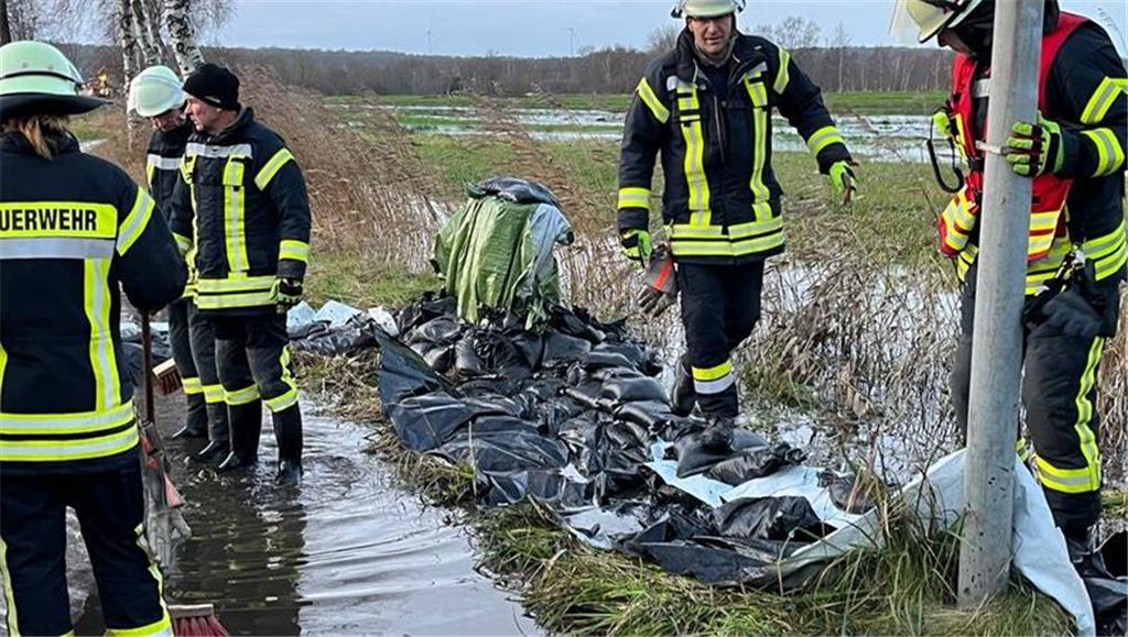 Hochwasser-Alarm an der Lühe und in Dammhausen.