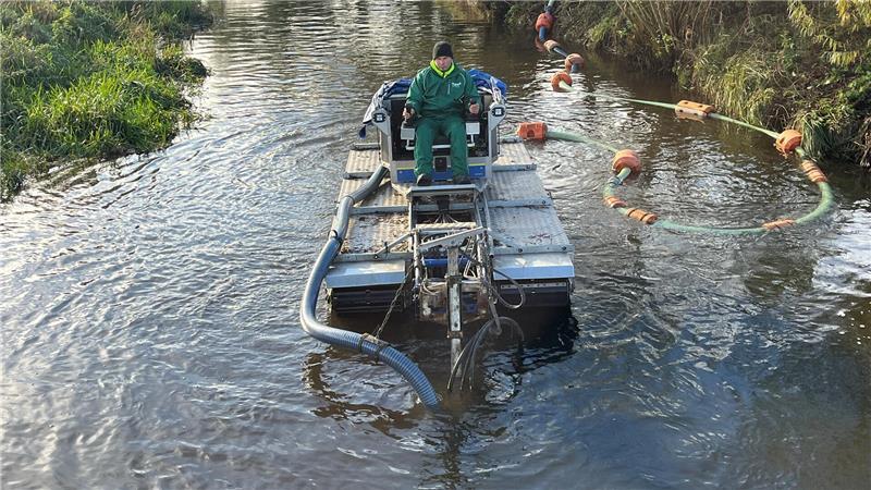 Hochwasserschutz: An der Aue wird Ende 2025 gebaggert, unterhalb von Horneburg kommt der Bund an der Lühe seiner Aufgabe nicht nach.