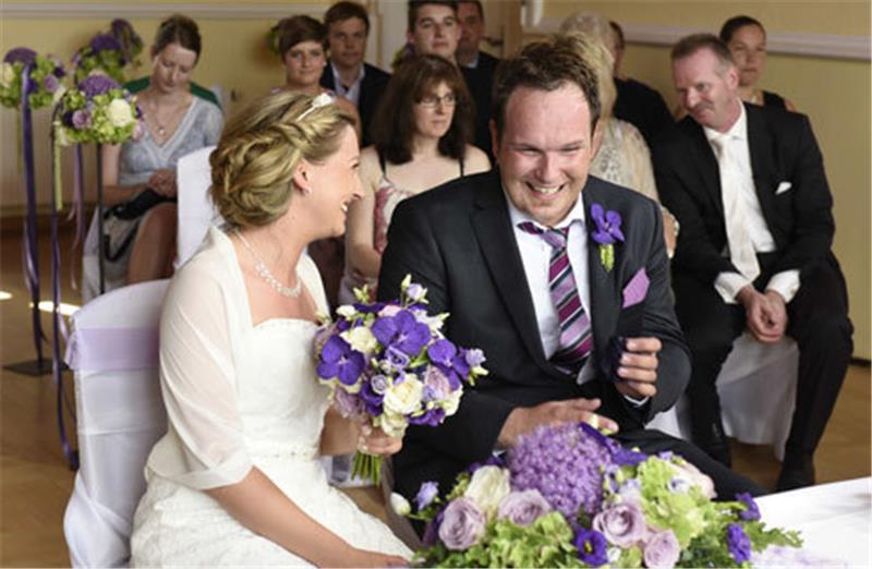 Hochzeit auf den ersten Blick - und das auch noch vor laufenden Kameras. Kalman Weiß aus Stade hat es gewagt. Foto Sat.1