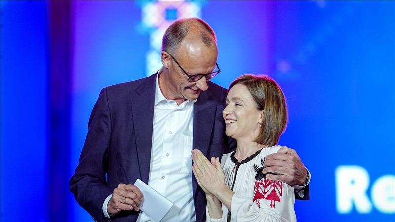 Europäer wollen Moldau vor Putin bewahren Höhepunkt des Besuchs war ein gemeinsamer Auftritt bei einer großen Unabhängigkeitsparty.