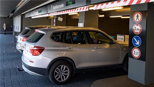 Höhere Parkgebühren für besonders schwere Pkw