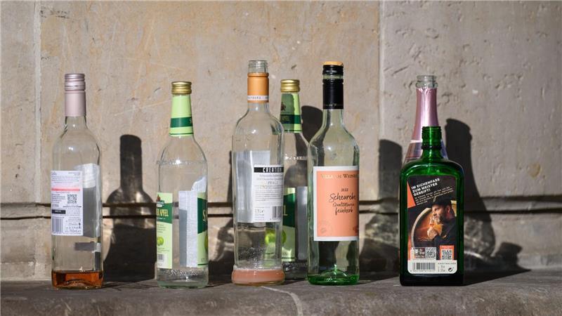 Suchtbericht: Deutschland hat ein Alkohol- und Tabakproblem Höhere Verbrauchsteuern auf Alkohol könnten nach Schätzungen Milliardensummen in die Staatskasse spülen. (Symbolbild)