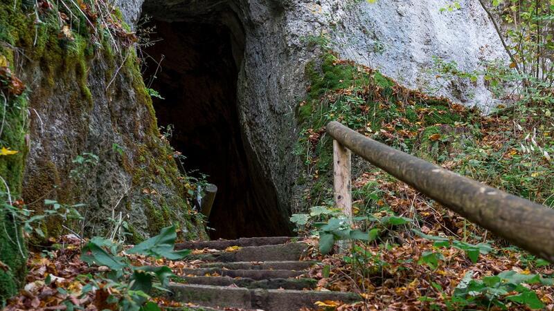 Achtung, Fledermäuse - Höhlen ab Herbst nicht mehr betreten Höhlen sollten im Herbst und Winter nicht betreten werden, um Fledermäuse nicht zu stören. (Archivbild)
