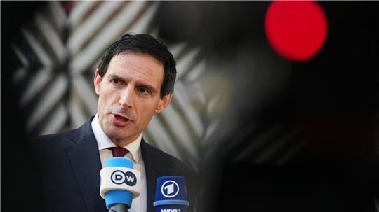 Hoekstra kündigt an, dass die EU auf dem Klimagipfel für mehr Ehrgeiz kämpfen will. 