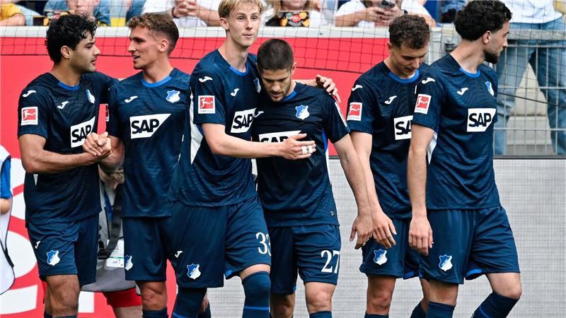 Hoffenheim feiert den Heimsieg.