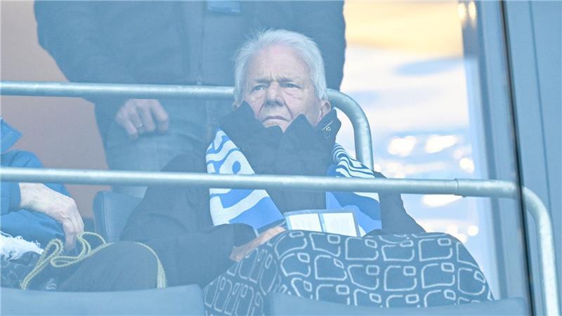 TSG Hoffenheim beendet Leipziger Erfolgsserie Hoffenheims Mäzen Dietmar Hopp muss sich Fanproteste gegen seinen Freund Roger Wittmann ansehen.