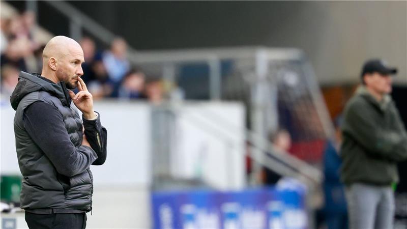 Hoffenheims Trainer Christian Ilzer erwartet eine schwere Aufgabe gegen den VfL Wolfsburg. (Archivbild)