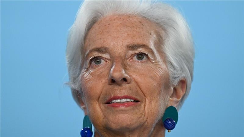 EZB lässt Leitzinsen unverändert - Sorgen wegen US-Zöllen Hofft auf eine schnelle Lösung im Zollstreit: EZB-Präsidentin Christine Lagarde