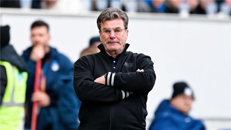 Wolfsburg erhöht Ticketkontingent für Werder-Fans Hofft mit dem VfL Wolfsburg auf die Wende gegen den SV Werder: Trainer Dieter Hecking (Archivbild)