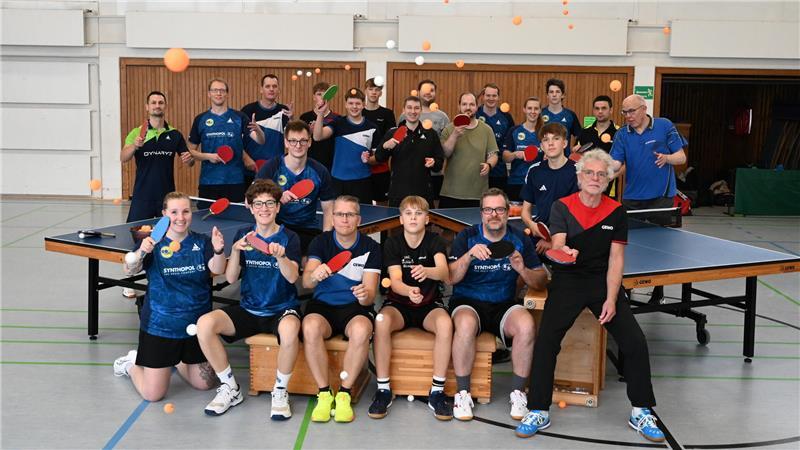 Tischtennis kämpft im Kreis Stade - So soll der Sport wieder wachsen Hohe Nachfrage: 20 Teilnehmerinnen und Teilnehmer waren beim Lehrgang in Buxtehude dabei.