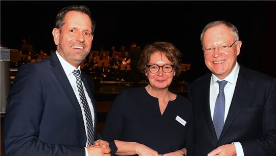 Hoher Besuch im Stadeum: Ministerpräsident Stephan Weil (rechts) wurde begleitet von Sozialministerin Daniela Behrens und Wirtschaftsminister Olaf Lies (alle SPD). Foto: Strüning