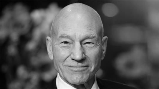 Hollywood-Star Patrick Stewart ist tot. Er starb im Alter von 86 Jahren in Los Angeles, wie seine Sprecherin mitteilte.