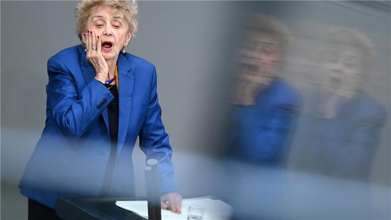 Holocaust-Überlebende Tova Friedman spricht im Bundestag