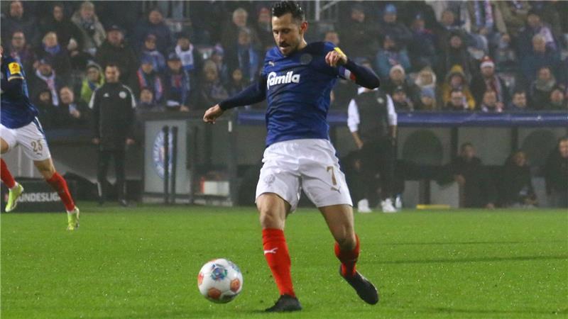 Holstein-Kapitän Steven Skrzybski zeigte ein starkes Spiel.