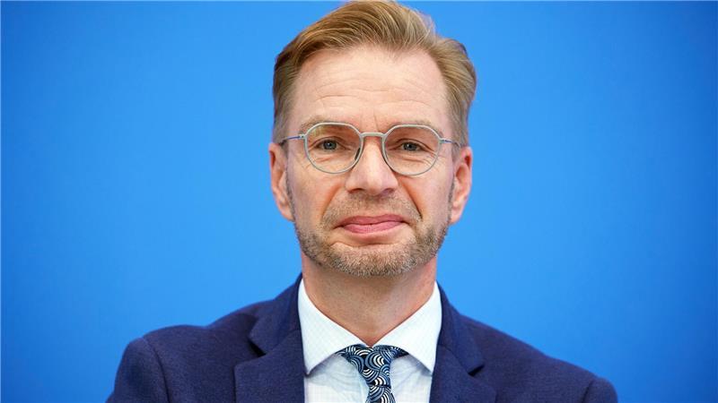 Steuerzahlerbund: Beamtenstatus auf den Prüfstand stellen Holznagel forderte, die Zahl neuer Verbeamtungen auf ein Minimum und ausschließlich auf die hoheitlichen Kernbereiche zu beschränken – bei der Polizei, in der Finanzverwaltung und in der Justiz. (Archivbild)