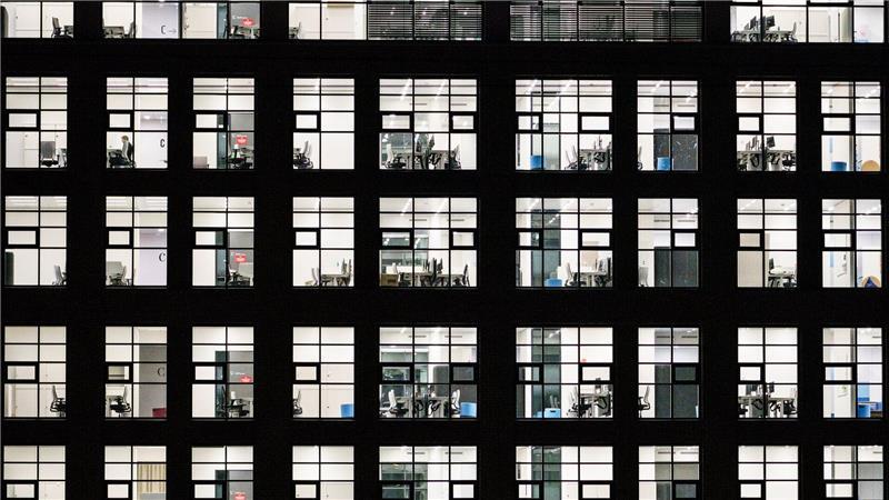 Homeoffice ist weit verbreitet, viele Büros stehen leer - zugleich sind moderne Flächen gefragt. (Archivbild)