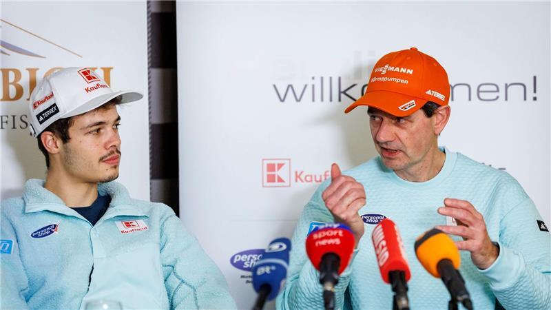 Horngachers Verhältnis zu Philipp Raimund (l) war mal schwierig. (Archivbild)