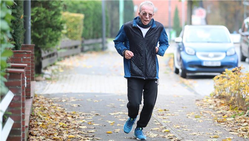 Horst Delekat läuft knapp fünf Kilometer weit unter einer halben Stunde.