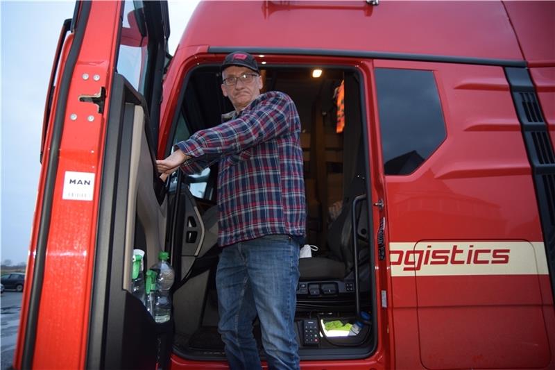Horst Heinsohn (61) fährt seit 1981 mit kurzer Unterbrechung für Pape Logistics im Fernverkehr. Foto: Tim Parge
