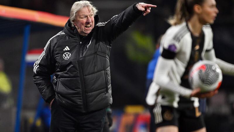 Horst Hrubesch wird dem HSV noch bis zur kommenden Saison fehlen.