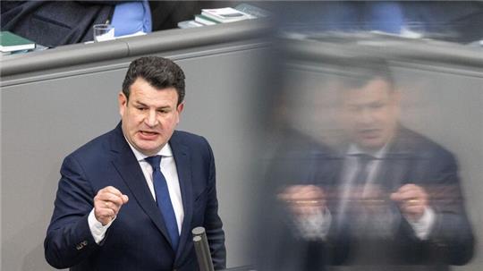 Hubertus Heil (SPD) will mehr Geld für das Bürgergeld ausgeben.