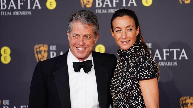 Heute lieber grantig statt romantisch: Hugh Grant wird 65 Hugh Grant und Anna Elisabet Eberstein sind seit 2018 verheiratet. (Archivbild)