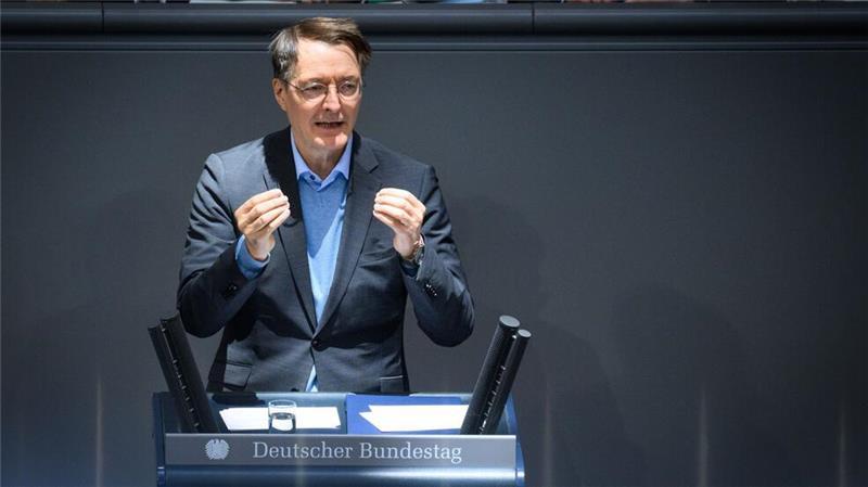 Hunderte Kliniken werden schließen, sagt Gesundheitsminister Karl Lauterbach.